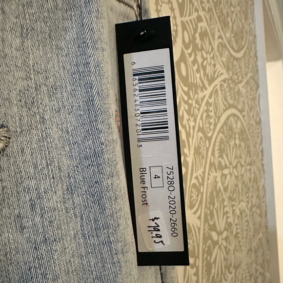 Tribal Embroidered Audrey Mid-Rise Crop Jeans - Picture 4 of 4